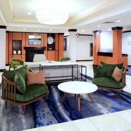 Fairfield Inn & Suites Milledgeville，位于米利奇维尔的酒店