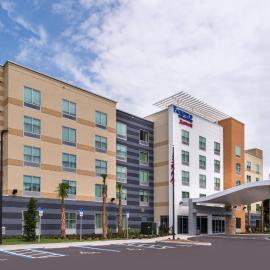 Fairfield Inn & Suites by Marriott Orlando East/UCF Area，位于奥兰多的酒店