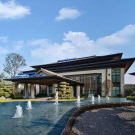 Howard Johnson Hot Springs Plaza YingHuaShan，位于德阳的酒店