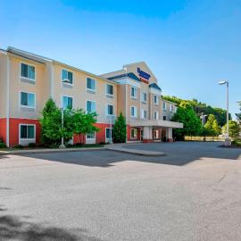 Fairfield Inn & Suites Hooksett,位于曼切斯特的酒店