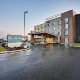 Fairfield Inn & Suites Bardstown，位于巴兹敦的酒店