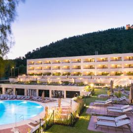 Four Points by Sheraton Sesimbra,位于塞辛布拉的酒店