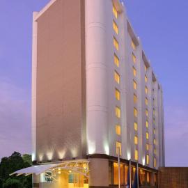 Four Points by Sheraton Ahmedabad，位于艾哈迈达巴德的酒店