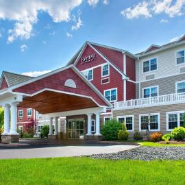 Fairfield Inn & Suites by Marriott Great Barrington Lenox/Berkshires，位于大巴灵顿的酒店