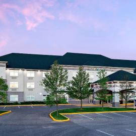 Four Points by Sheraton Barrie，位于巴里的酒店