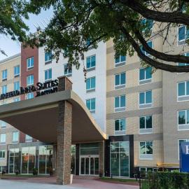 Fairfield Inn & Suites by Marriott New York Queens/Fresh Meadows,位于皇后区的酒店