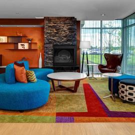 Fairfield Inn & Suites by Marriott Lansing at Eastwood，位于兰辛的酒店