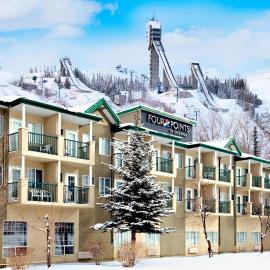 Four Points by Sheraton Hotel & Suites Calgary West，位于卡尔加里的酒店