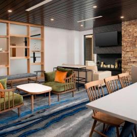 Fairfield Inn & Suites by Marriott Alexandria West/Mark Center，位于亚历山德里亚的酒店