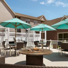 Residence Inn Canton，位于北坎顿的酒店