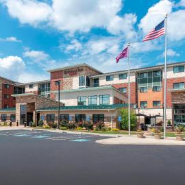 Residence Inn by Marriott Akron South/Green，位于亚克朗的酒店