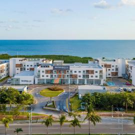 Residence Inn by Marriott Cancun Hotel Zone，位于坎昆的酒店