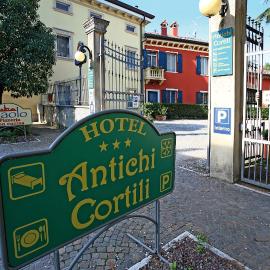 Hotel Antichi Cortili，位于多索博诺的酒店