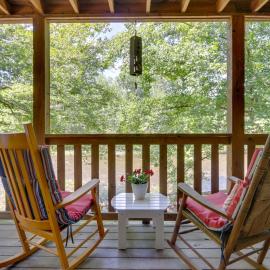 3 Mi to Nat’l Park: Townsend Apt on Little River!，位于汤森德的酒店