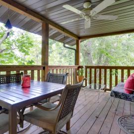 Fire Pit & Deck! Cozy Smoky Mtn Retreat on River