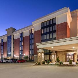 Drury Inn & Suites Atlanta Airport，位于亚特兰大的酒店