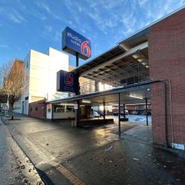 Studio 6 Suites Vancouver WA Waterfront，位于温哥华的酒店