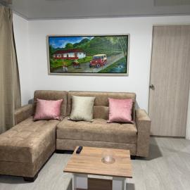Beautiful New Apartment，位于卡拉尔卡的酒店