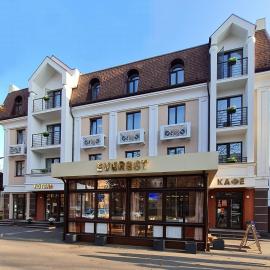 EVEREST Готель，位于波尔塔瓦的酒店