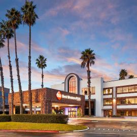 Best Western Plus Meridian Inn & Suites, Anaheim-Orange，位于奥兰治的酒店