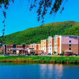 SpringHill Suites by Marriott Fishkill，位于菲什基尔的酒店