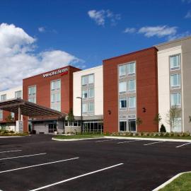 SpringHill Suites by Marriott Pittsburgh Latrobe，位于拉特罗布的酒店