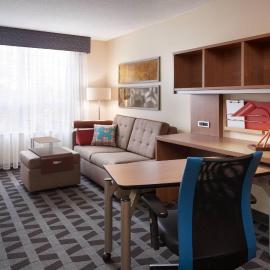 TownePlace Suites by Marriott Windsor，位于温莎的酒店