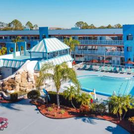 Ramada by Wyndham Flamingo Water Park，位于基西米的酒店