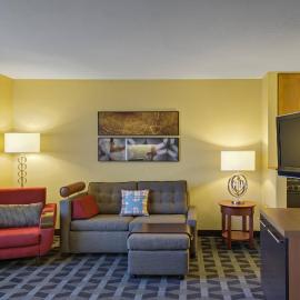 TownePlace Suites by Marriott Kansas City Overland Park，位于欧弗兰帕克的酒店