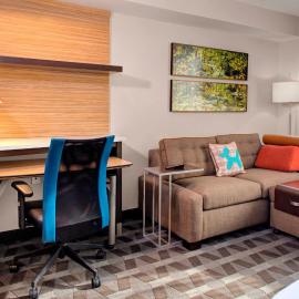 TownePlace Suites by Marriott Parkersburg,位于帕克斯堡的酒店