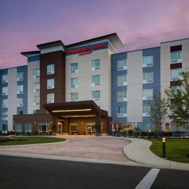 TownePlace Suites by Marriott Pittsburgh Harmarville，位于Harmarville的酒店