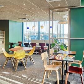 B&B HOTEL Marne-la-Vallée Val d'Europe，位于塞里斯的酒店