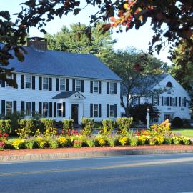 Publick House Historic Inn and Country Motor Lodge,位于斯特布里奇的酒店