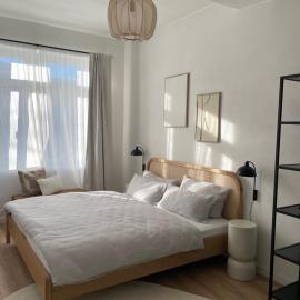 ApartNaest Radeberg - vollausgestattete 1 - bis 4-Zimmer Apartments l 24h Zugang per Code l Check-in Anleitung über Posteingang l Parkplatz auf Anfrage l Frühstück optional，位于拉德贝格的酒店