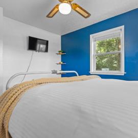 The Cottage on Abbey- Relaxing Summer Getaway in Harrison，位于哈里森的酒店