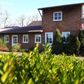 Heidehof Carstens - Ferienwohnung Ginster，位于Eimke的酒店