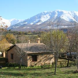 Complejo Turístico Las Cañadas Casas de Campo- Actividades Gratuitas Todos los Fines de Semana，位于巴尼奥斯德蒙特迈奥尔的酒店