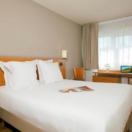 Séjours & Affaires Poitiers Lamartine，位于普瓦捷的酒店