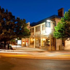 Cobb & Co Court Boutique Hotel，位于马奇的酒店
