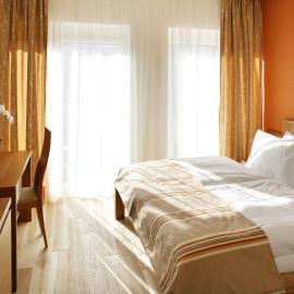 Hotel Lava Inn - 24 h Check-In - Nähe LKH, Landeskrankenhaus, Feldbach，位于费尔德巴赫的酒店