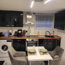 Stilvolle 3-Zimmer-Oase，位于米赫拉克尔的酒店