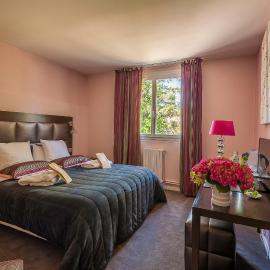 Logis Hotel - Restaurant Le Relais de Comodoliac，位于圣瑞尼安的酒店