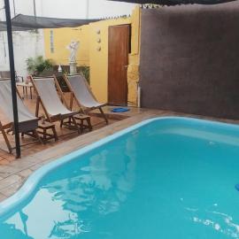 Casa Mali, zona centro, con piscina, asador y muy amplia，位于巴耶斯城的酒店