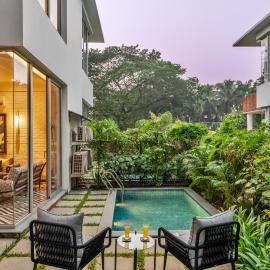 La Masillia by The Blue Kite - 2 BHK with Private Pool, 15 mins from Morjim Beach, Wifi, Peaceful location, Kitchen, Security, Patio，位于西奥利姆的酒店