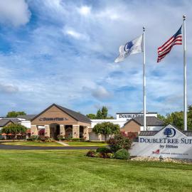 DoubleTree Suites by Hilton Mount Laurel，位于劳雷尔山的酒店