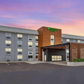 Wyndham Garden Louisville KY，位于路易斯威尔的酒店