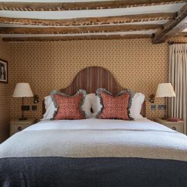The Swan Inn，位于Fittleworth的酒店