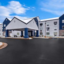 Best Western Plus Fenton，位于芬顿的酒店