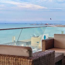 Departamento Frente al Mar en Manta Poseidon，位于曼塔的酒店