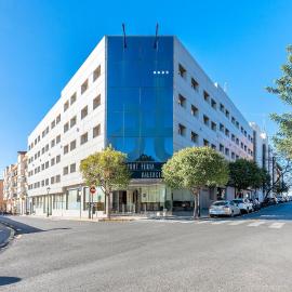 Port Feria Valencia，位于瓦伦西亚的酒店